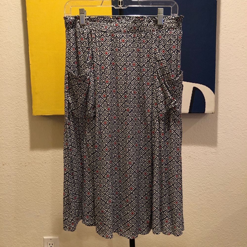 H.I.P.- Relaxed skirt